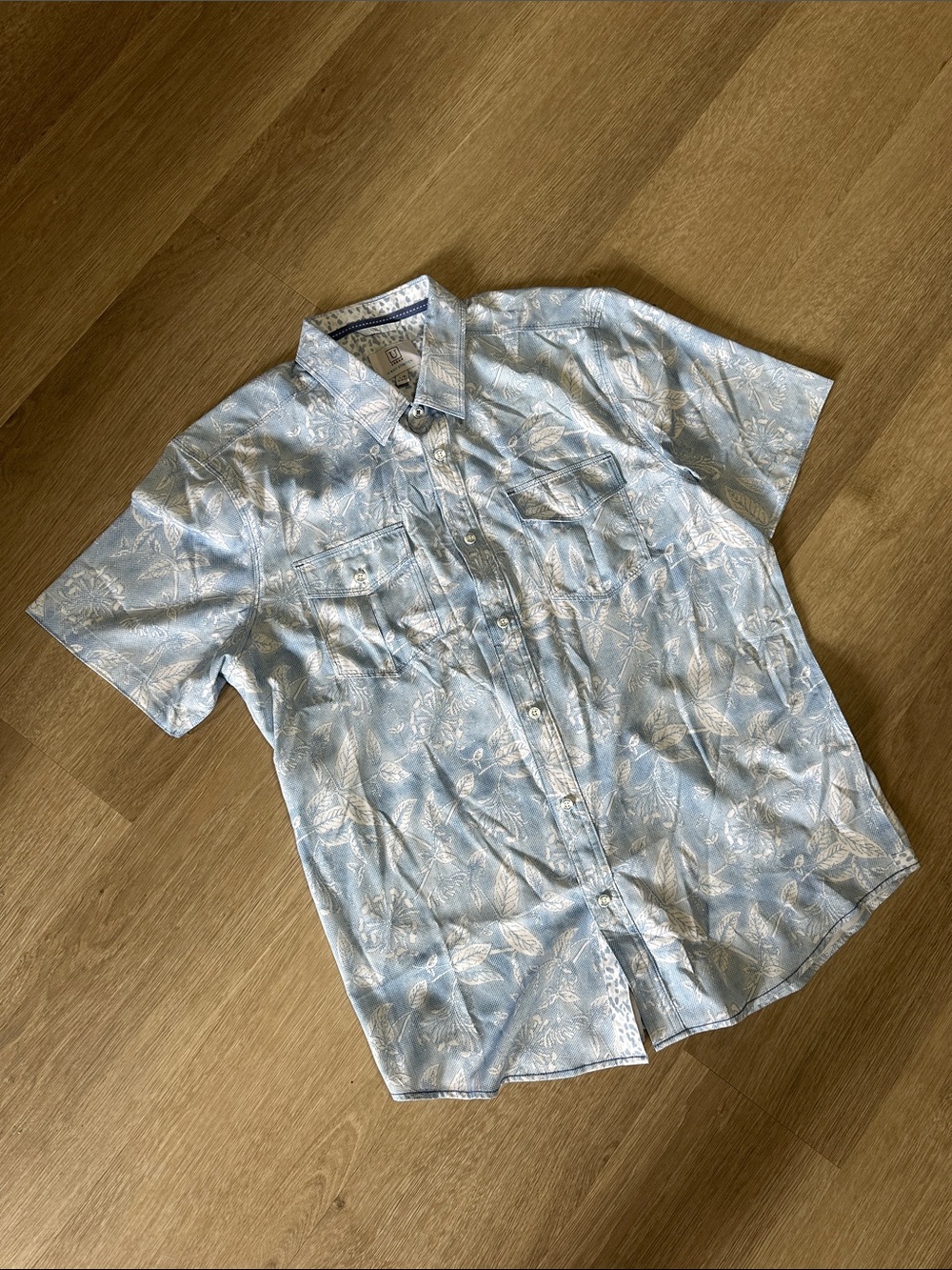 Men's Light Blue Short-Sleeve Floral Button-Up Shirt
